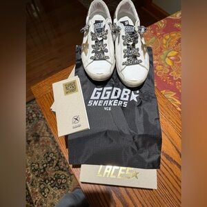 Golden Goose SUPERSTAR Sneakers Size 38 w/3 sets of laces, dust bag, & box MINT